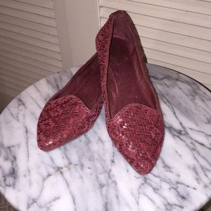 Pointed toe flats
